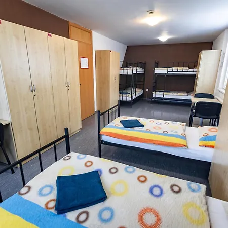 بيت شباب Hostel Velenje *