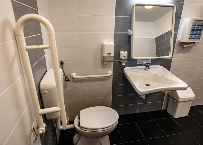 Hostel Velenje 호스텔 *